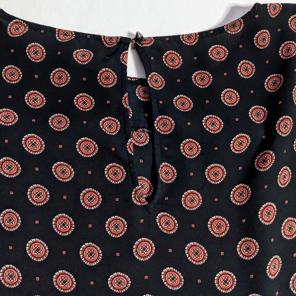 Banana Republic blouse. - Picture 2 of 6